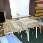 W Konukevi
